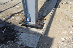 7. Крепление колонны к фундаменту с помощью высокопрочных анкерных болтов.