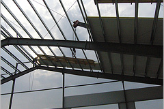 26. Установка кровельных сэндвич панелей.