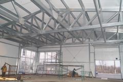 Ограждающие конструкции смонтированы. Начало внутр. работ.