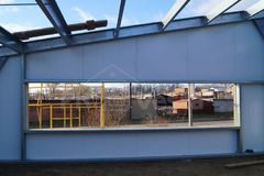 23. فتحة النافذة من داخل البناء.