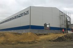 85- مصنع مفروشات سريع التركيب،6×64×26 في مدينة أوكولوفكا، روسيا